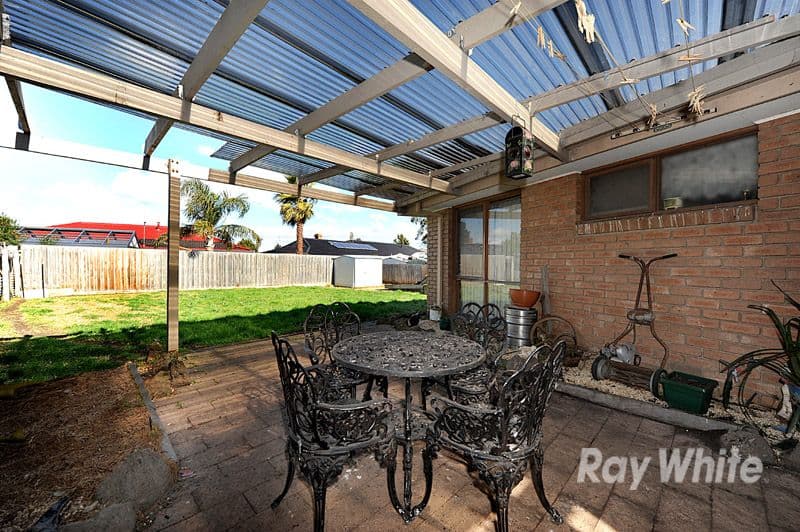 13 Phelan Drive, CRANBOURNE NORTH VIC 3977, Cranbourne North - Thumbnail 3