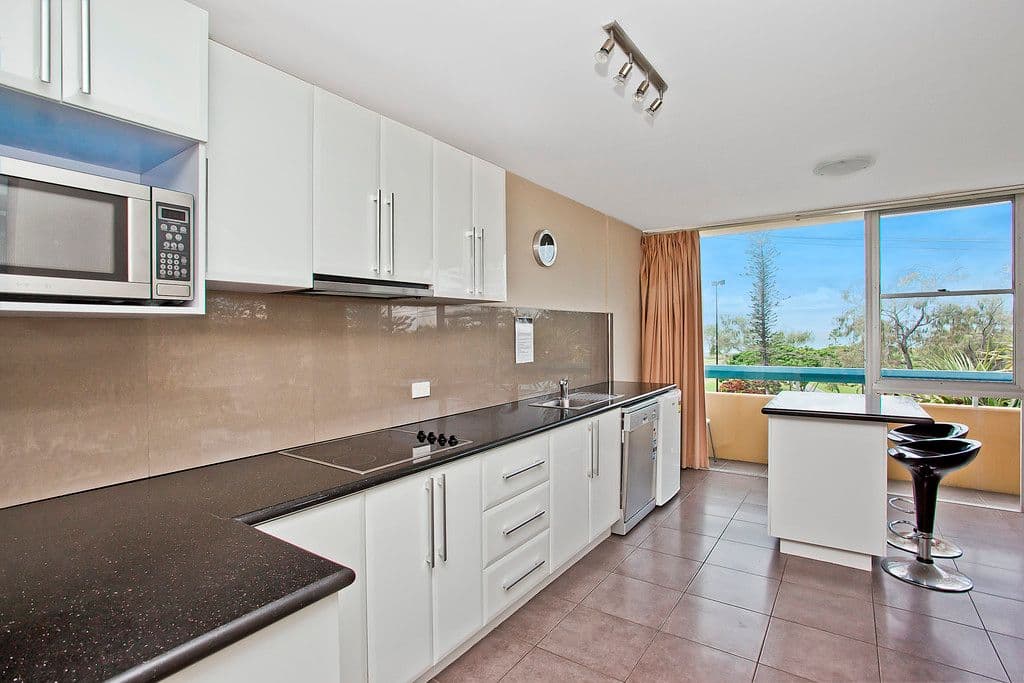 306 'Hi Ho' 2 Queensland Avenue, BROADBEACH QLD 4218, Broadbeach - Thumbnail 4