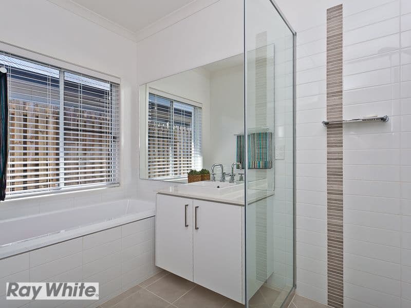 33 Friars Crescent, NORTH LAKES QLD 4509, North Lakes - Thumbnail 8