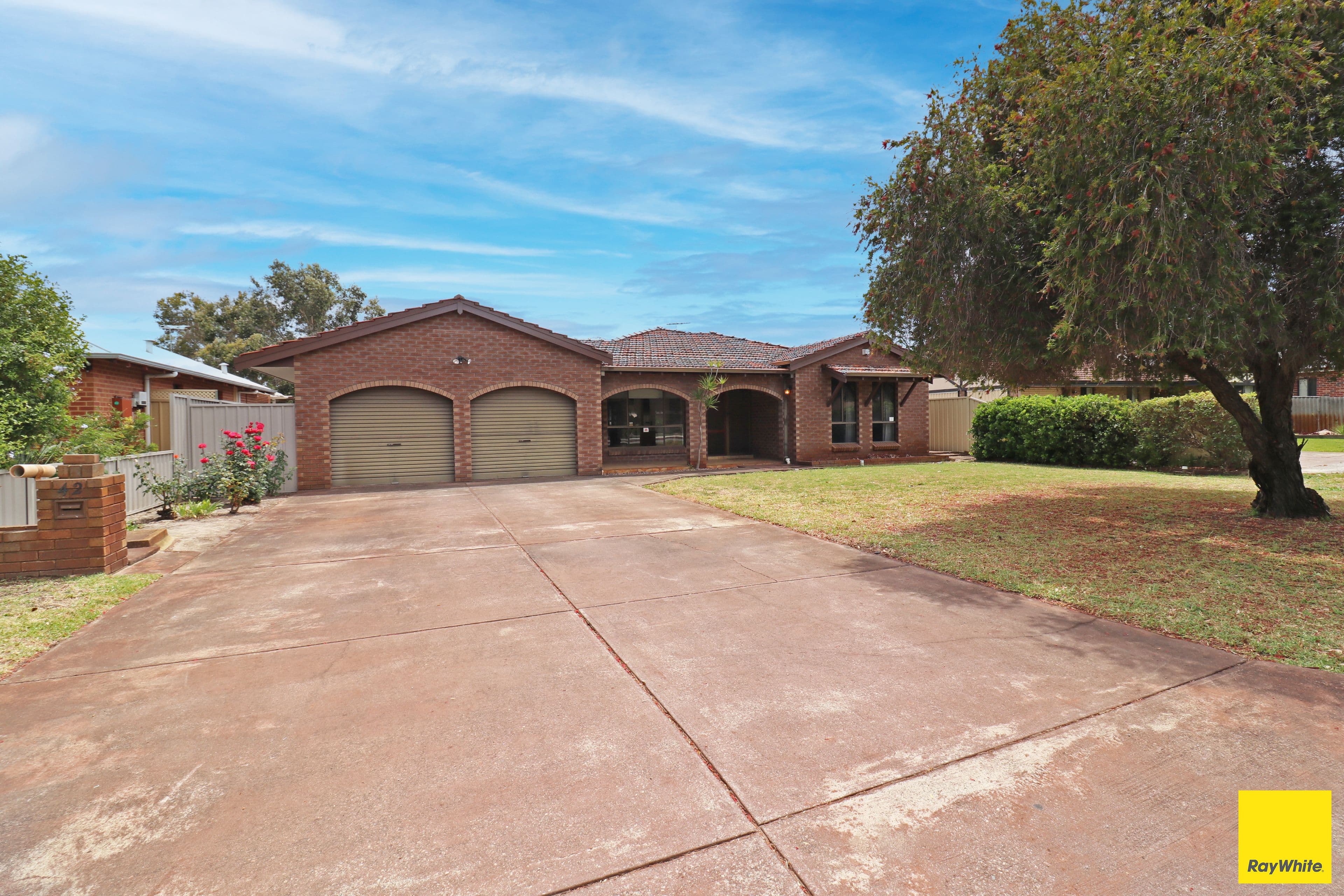 42 Mickleton Terrace, Bassendean WA 6054, Bassendean - Thumbnail 2