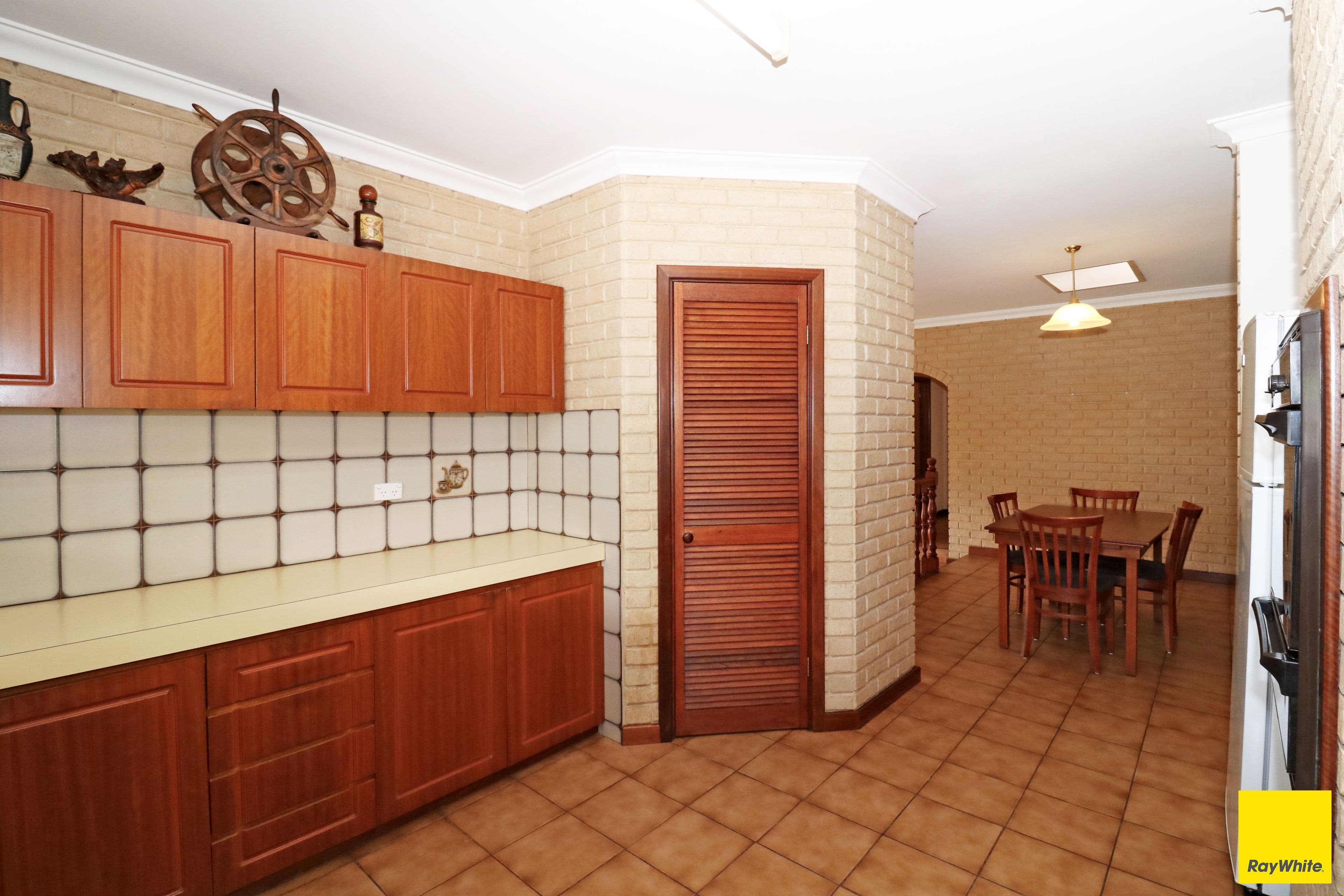 42 Mickleton Terrace, Bassendean WA 6054, Bassendean - Thumbnail 8