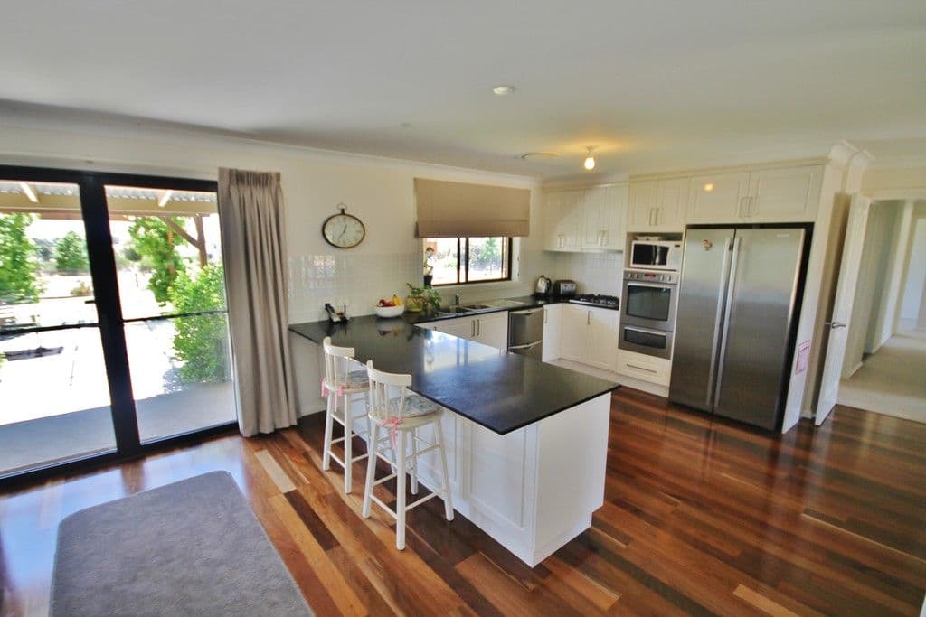 43 Old Monteagle Road, Young NSW 2594, Young - Thumbnail 3