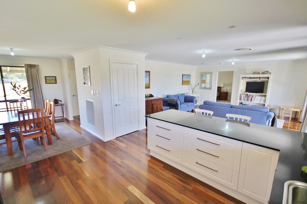 43 Old Monteagle Road, Young NSW 2594, Young - Thumbnail 7