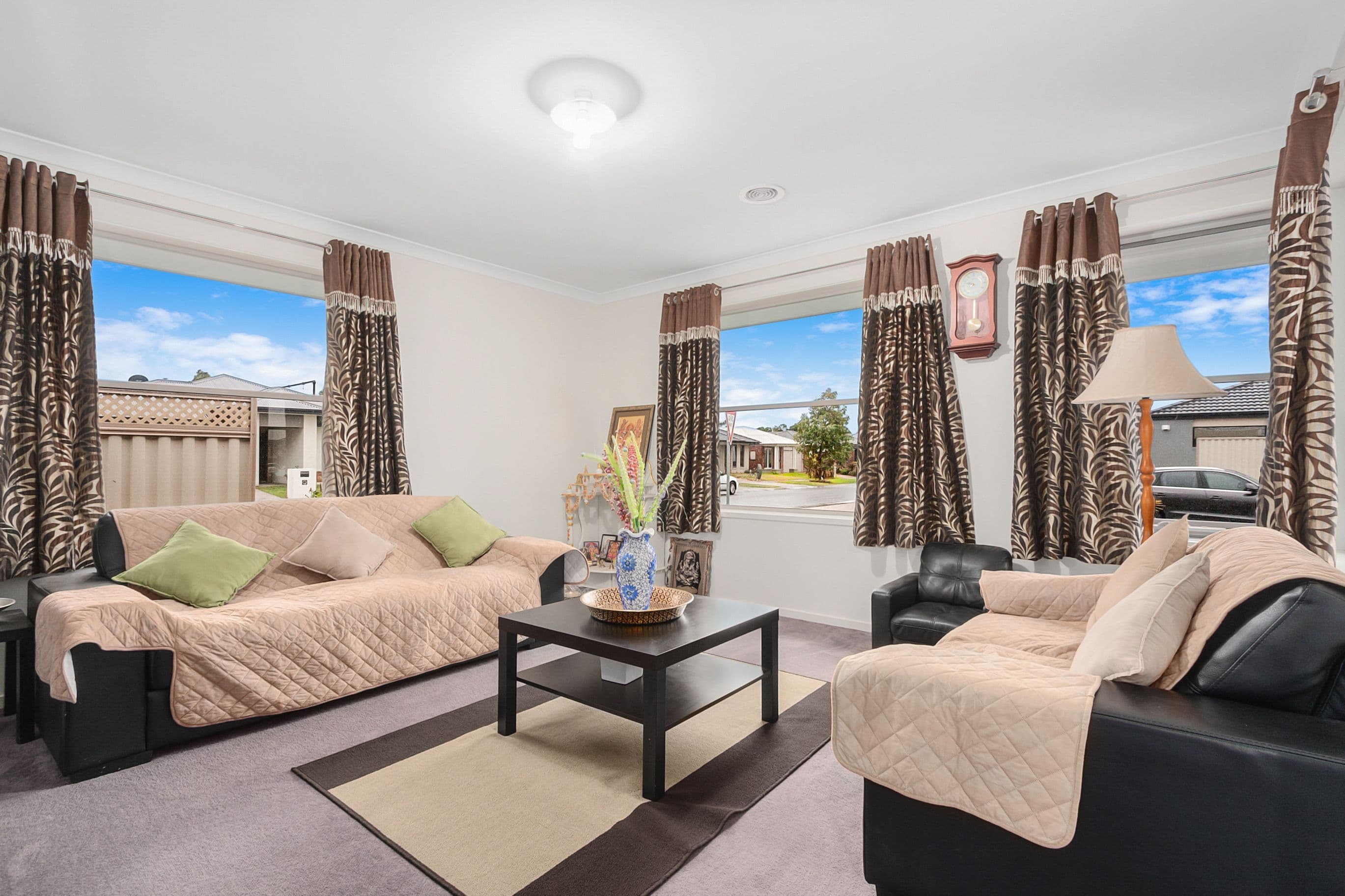 45 Warbler Street, Pakenham VIC 3810, Pakenham - Thumbnail 2