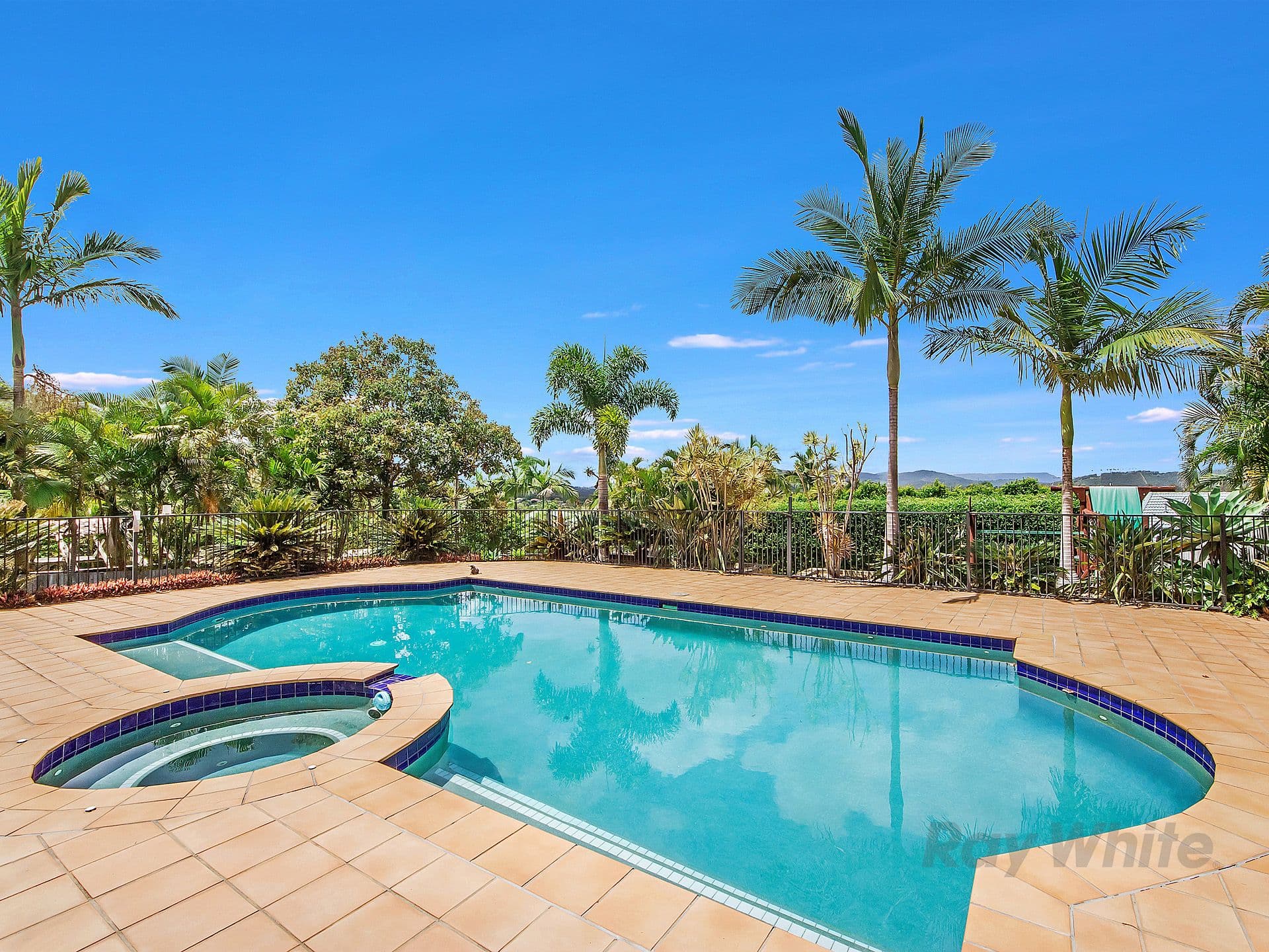 24 Trevina Crescent, Mount Warren Park QLD 4207, Mount Warren Park - Thumbnail 3