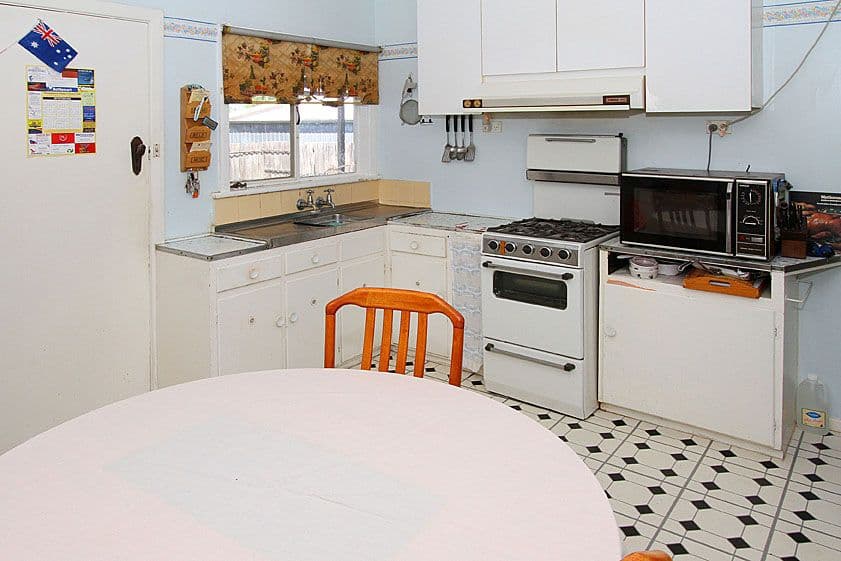 39 Cedar Street, THOMASTOWN VIC 3074, Thomastown - Thumbnail 2