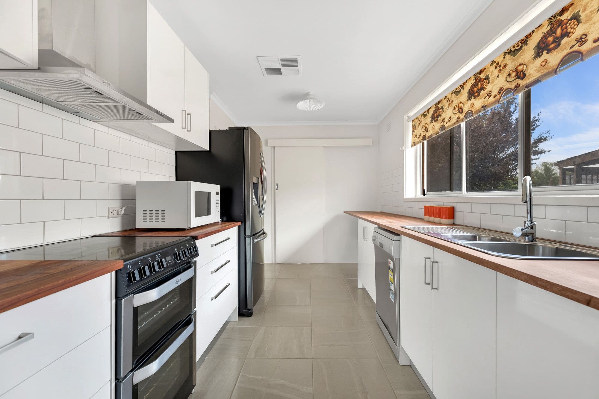 13 Barrot Avenue, Hoppers Crossing VIC 3029, Hoppers Crossing - Thumbnail 3