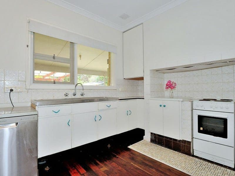 13 Avon Crescent, Viveash WA 6056, Viveash - Thumbnail 7