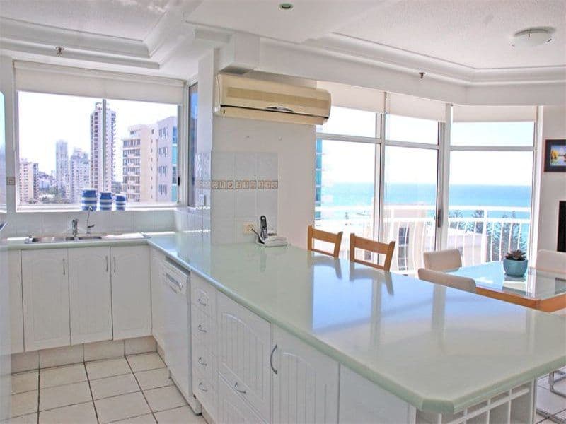 11A Second Avenue, BURLEIGH HEADS QLD 4220, Burleigh Heads - Thumbnail 2