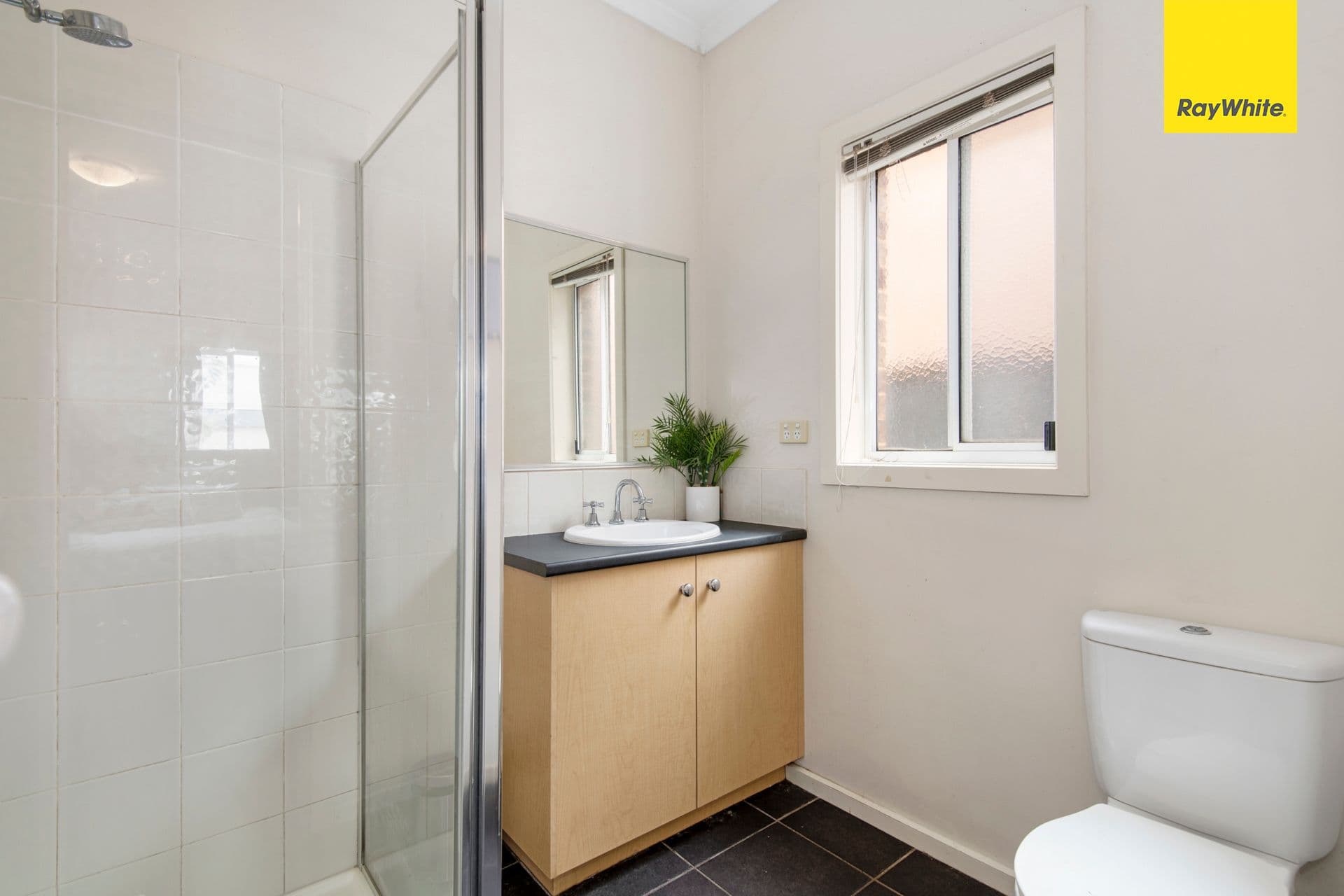 16 Lakewood Boulevard, Melton VIC 3337, Melton - Thumbnail 3