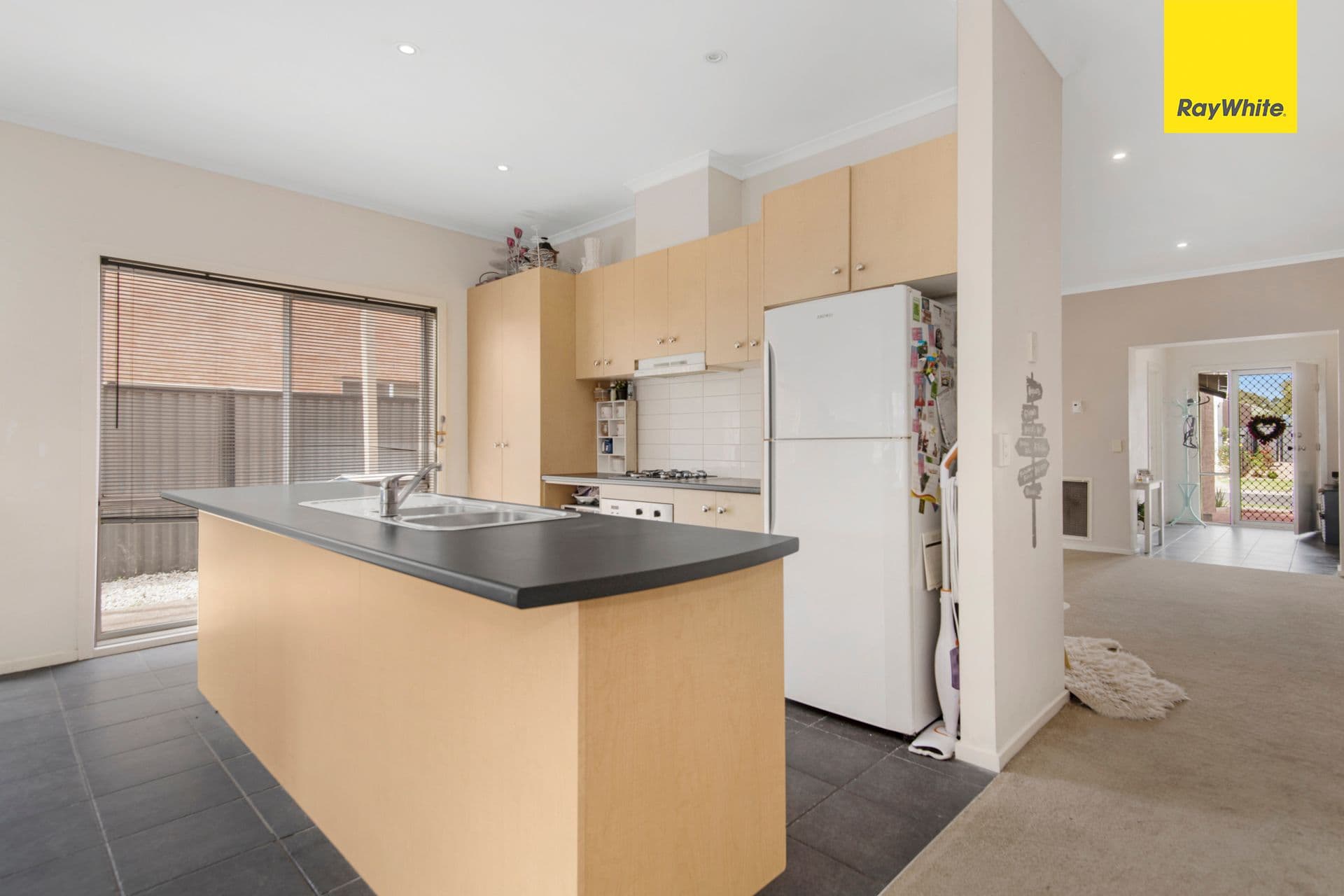 16 Lakewood Boulevard, Melton VIC 3337, Melton - Thumbnail 6