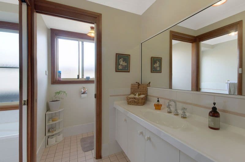 3 Robert Westmacott Avenue, WOONONA NSW 2517, Woonona - Thumbnail 8