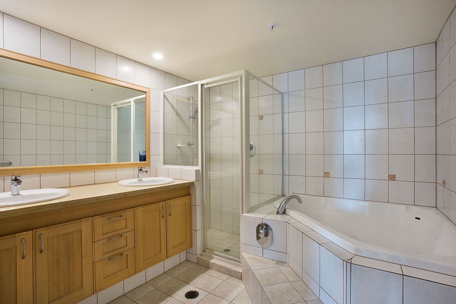 17 'Oceana on Broadbeach' 100 Old Burleigh Road, Broadbeach QLD 4218, Broadbeach - Thumbnail 6