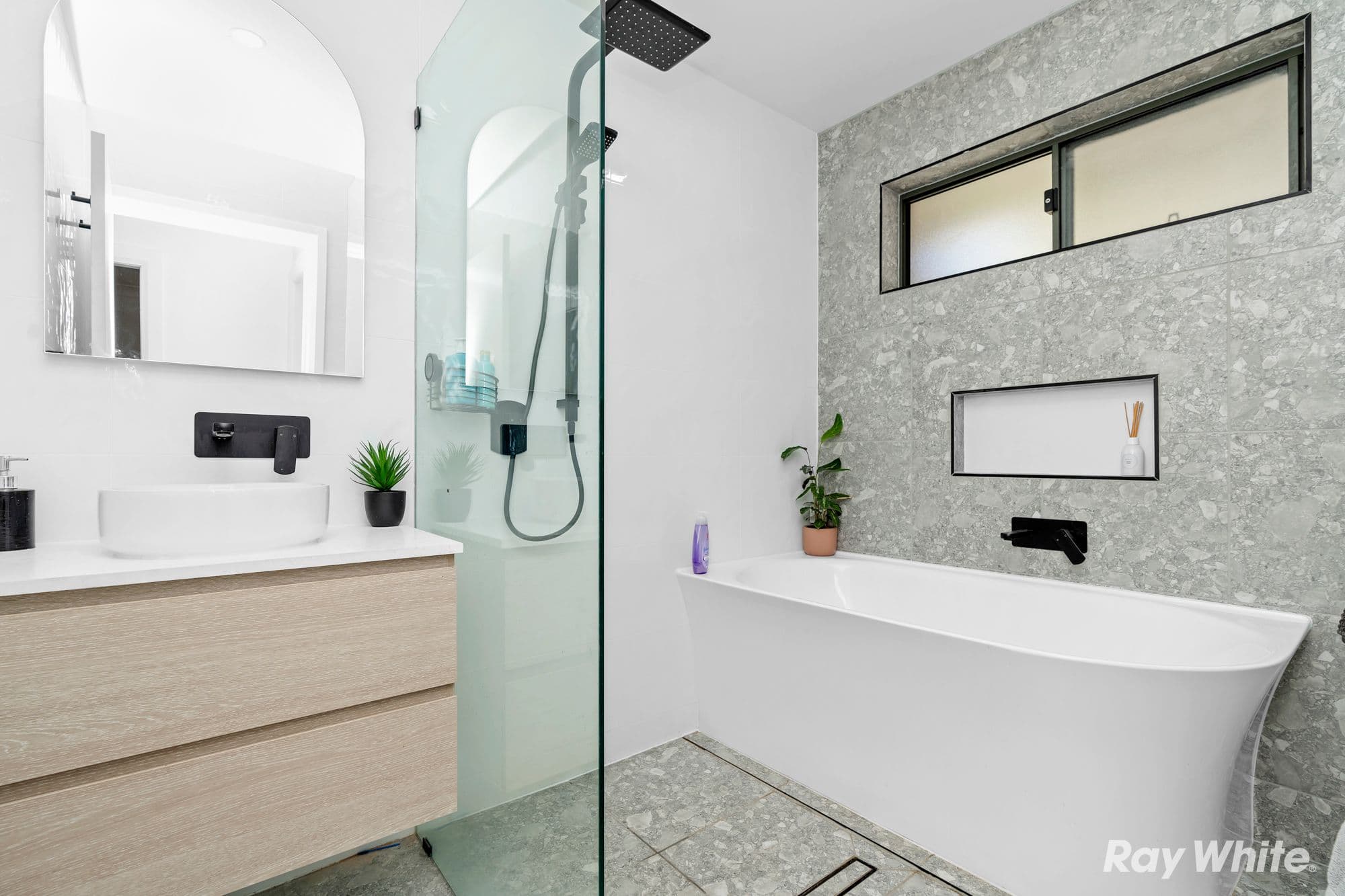 8 Fraser Street, Mount Austin NSW 2650, Mount Austin - Thumbnail 7