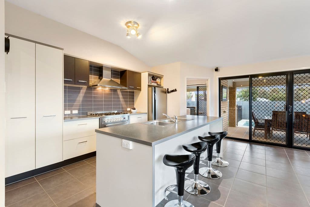 36A Crawford Road, Wynnum West QLD 4178, Wynnum West - Thumbnail 4