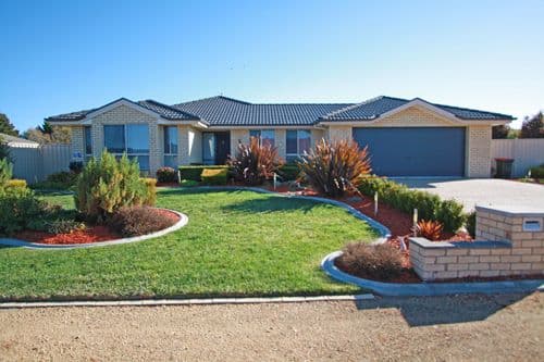 5 Larmer Street, BUNGENDORE NSW 2621, Bungendore - Image 1