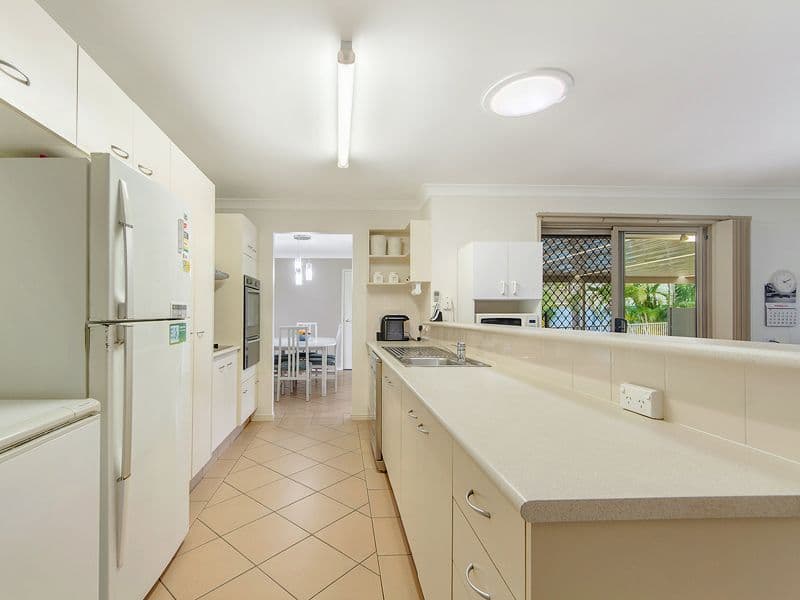 61 Merridown Drive, Merrimac QLD 4226, Merrimac - Thumbnail 2