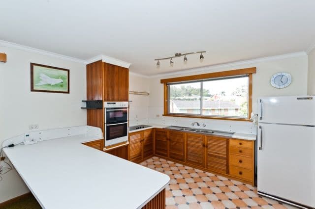 3 Coolangatta Street, LINDISFARNE TAS 7015, Lindisfarne - Thumbnail 4