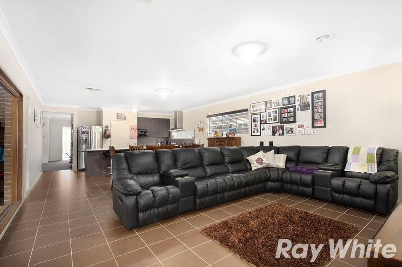 9 Parmentier Way, Pakenham VIC 3810, Pakenham - Thumbnail 4