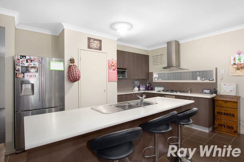 9 Parmentier Way, Pakenham VIC 3810, Pakenham - Thumbnail 5
