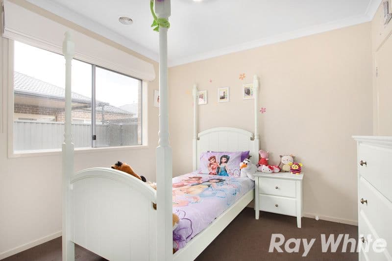 9 Parmentier Way, Pakenham VIC 3810, Pakenham - Thumbnail 8