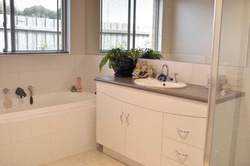 6 Golden Spring Court, WARRNAMBOOL VIC 3280, Warrnambool - Thumbnail 5