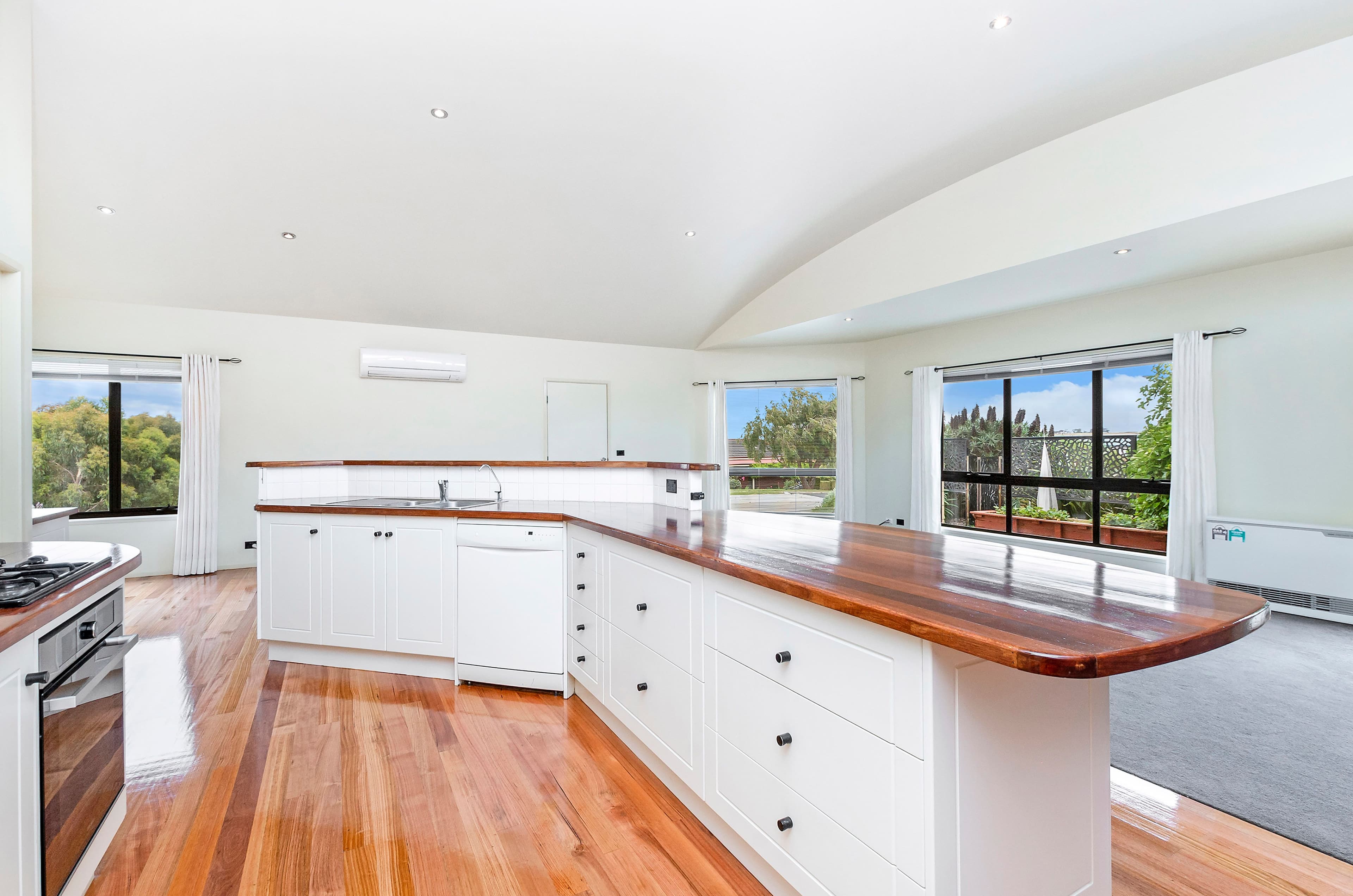 19 Windsor Court, Warrnambool VIC 3280, Warrnambool - Thumbnail 2