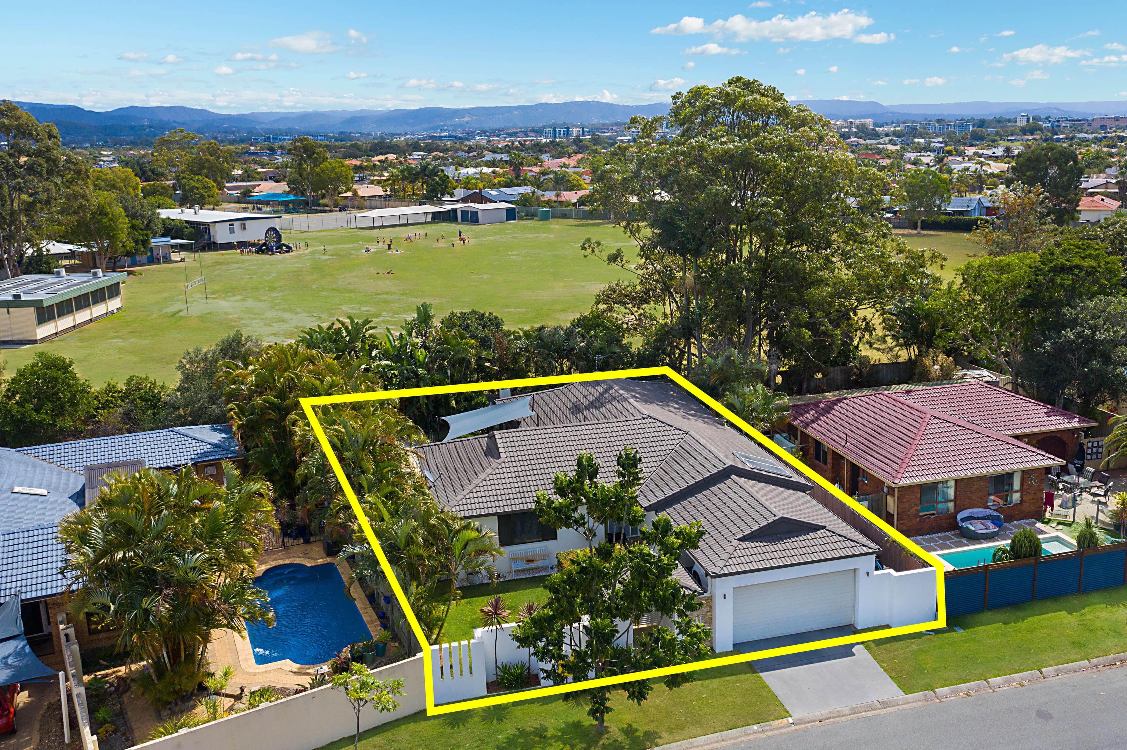18 Kinglet Street, Burleigh Waters QLD 4220, Burleigh Waters - Thumbnail 4