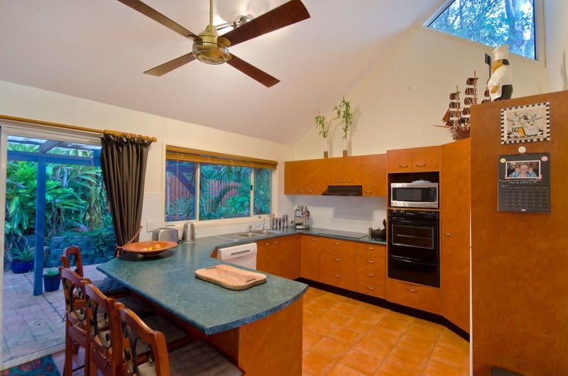 9 Radiata Court, ELANORA QLD 4221, Elanora - Thumbnail 8