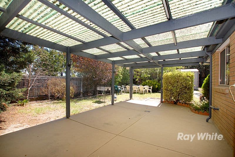 16 Pentland Drive, NARRE WARREN VIC 3805, Narre Warren - Thumbnail 2