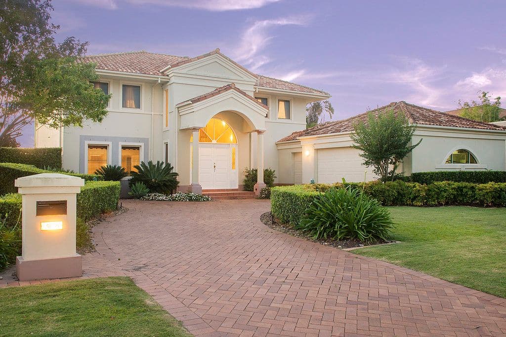 3128 Riverleigh Drive, Hope Island QLD 4212, Hope Island - Thumbnail 2