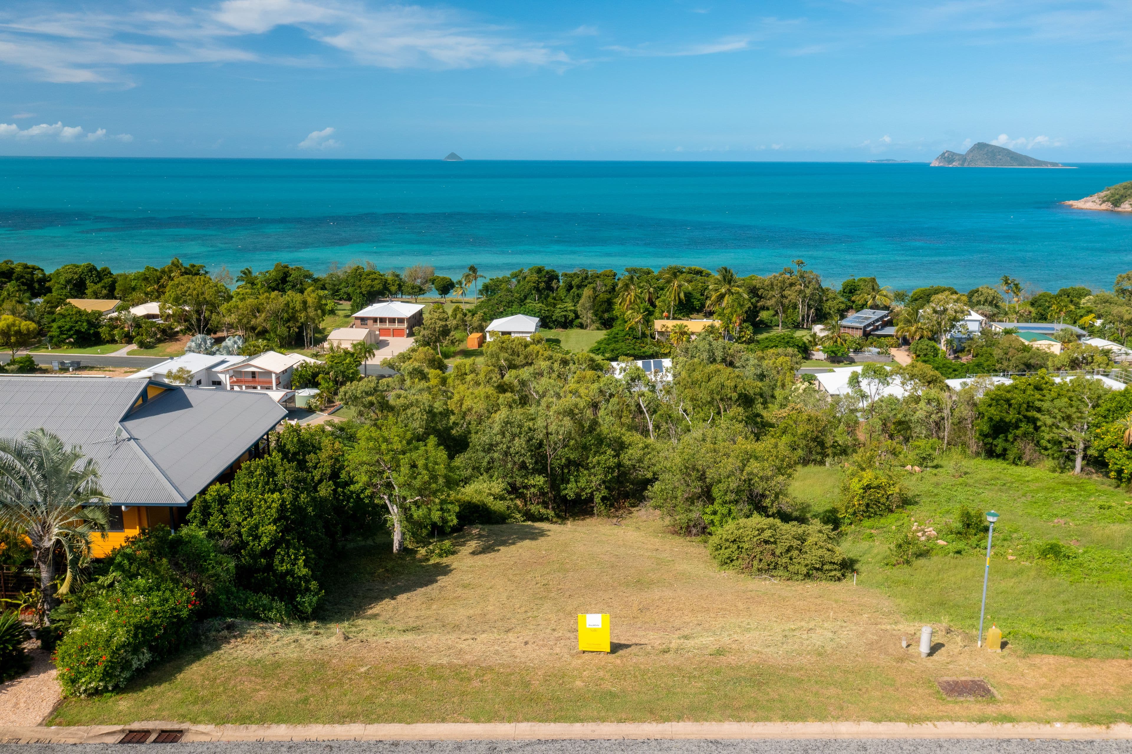 15 Blackcurrant Drive, Hideaway Bay QLD 4800, Hideaway Bay - Thumbnail 2