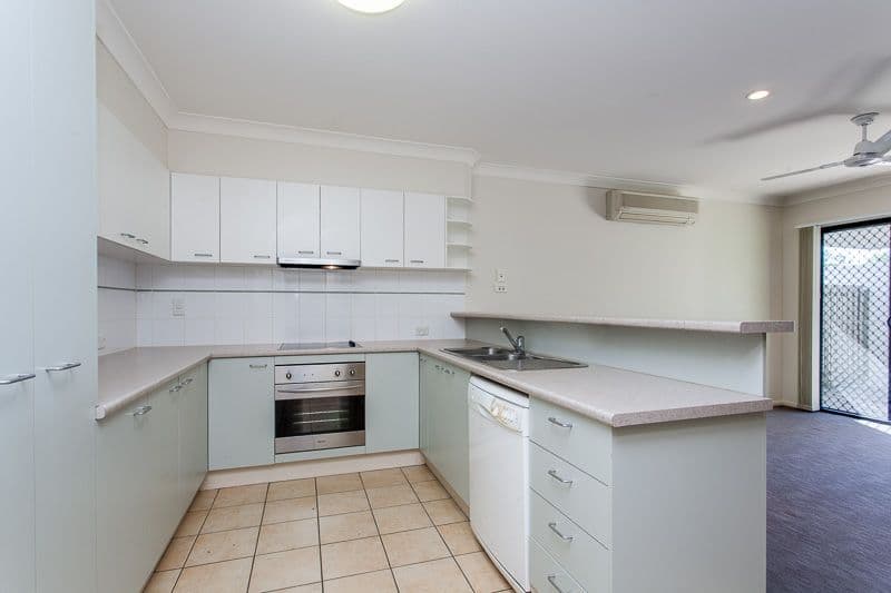 300 Cliveden Avenue, Corinda QLD 4075, Corinda - Thumbnail 3