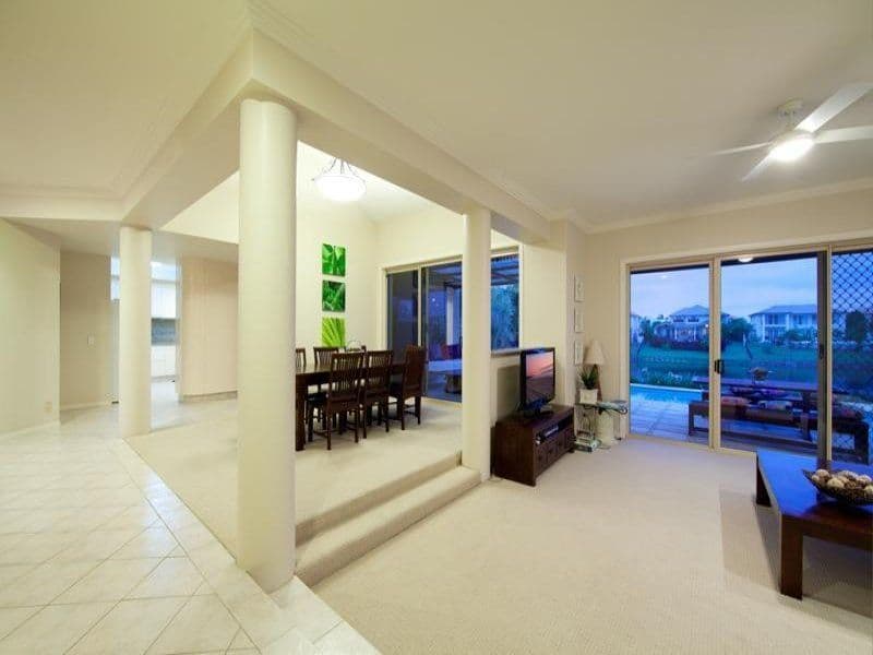 2 Stargazer Place, CLEAR ISLAND WATERS QLD 4226, Clear Island Waters - Thumbnail 8