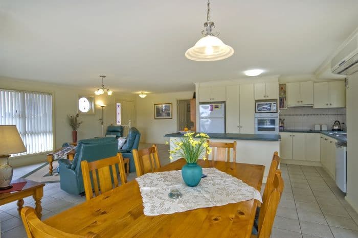 33 Dalcruin Drive, BANNOCKBURN VIC 3331, Bannockburn - Thumbnail 2