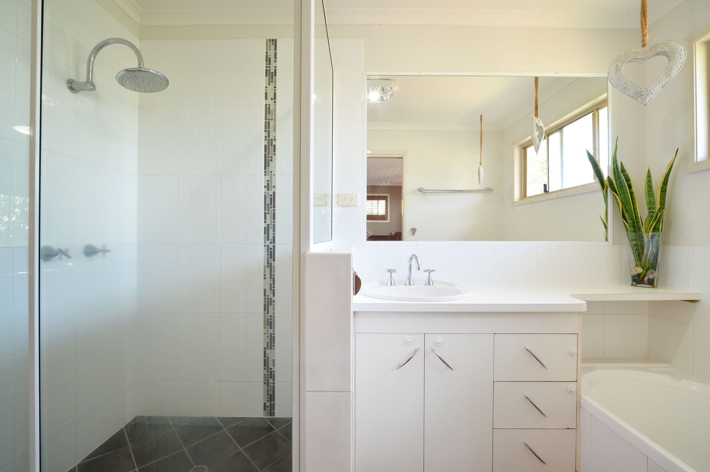 15 Leanne Close, New Auckland QLD 4680, New Auckland - Thumbnail 6