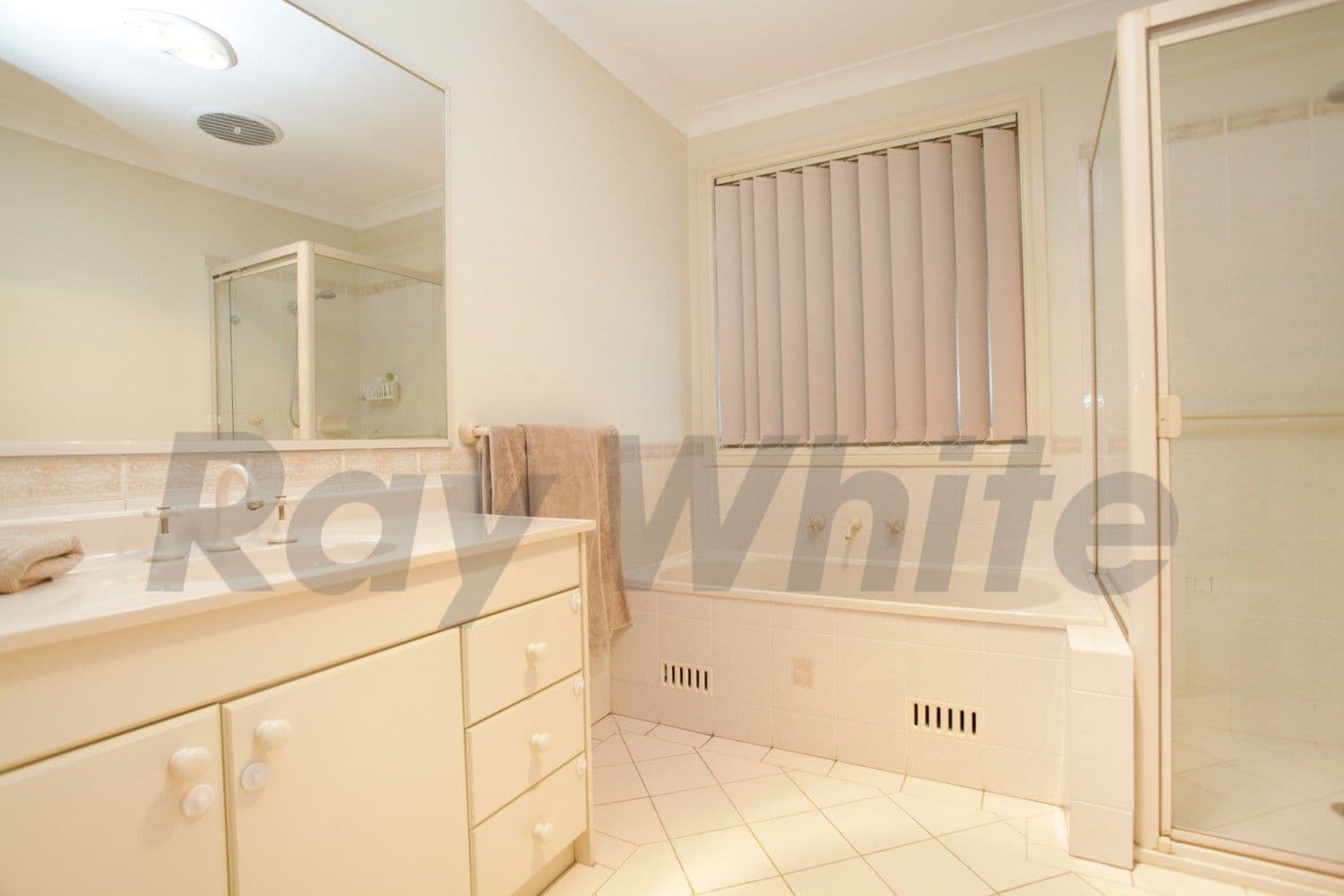 14 The Lakes Drive, GLENMORE PARK NSW 2745, Glenmore Park - Thumbnail 8