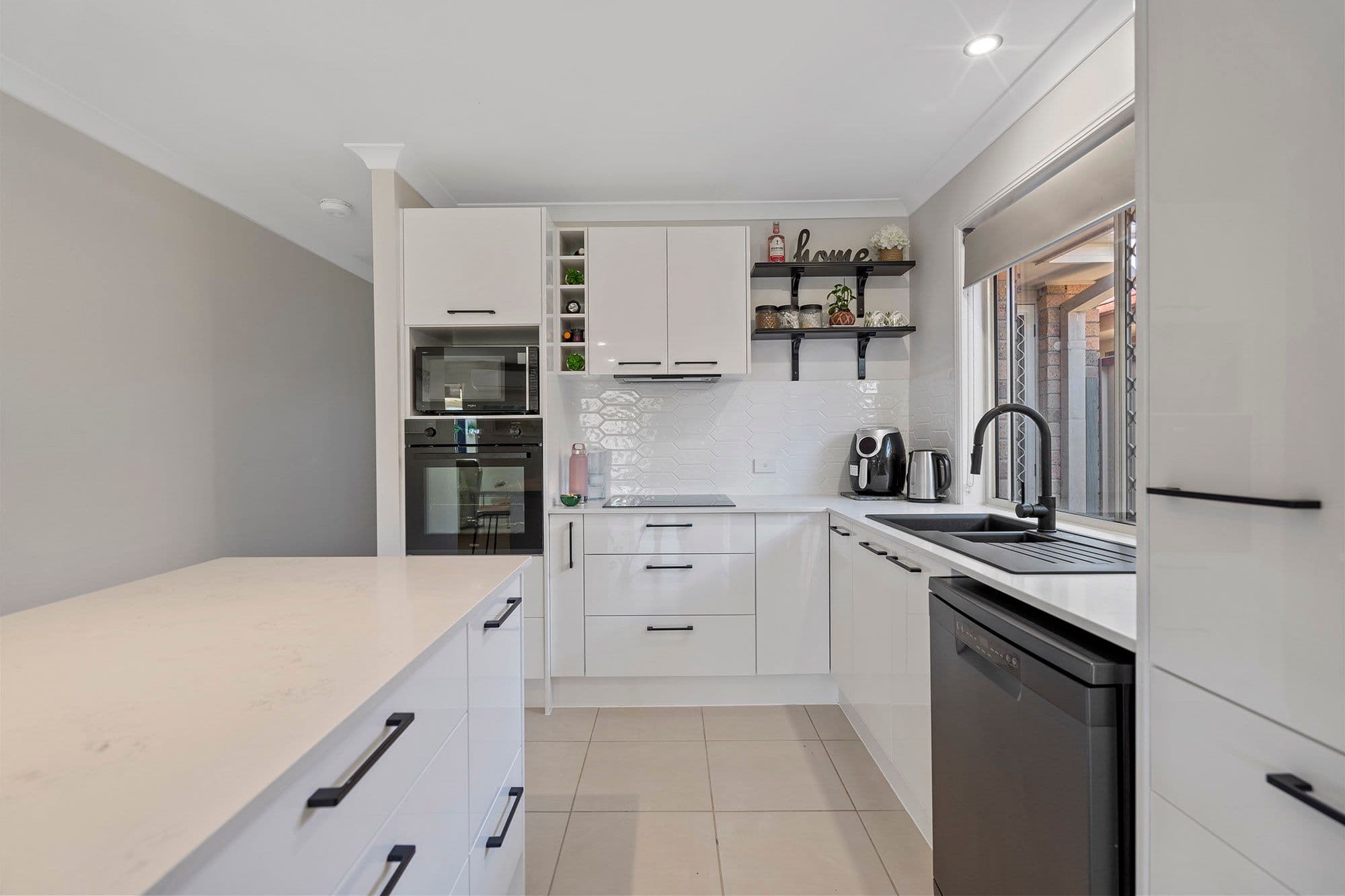 8 Ngungun Close, Loganholme QLD 4129, Loganholme - Thumbnail 4