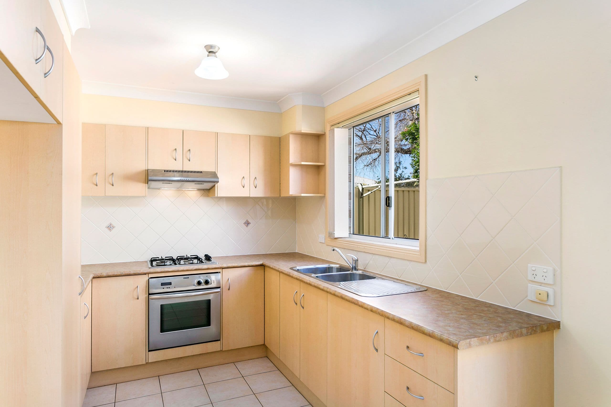 58 Peterborough Avenue, Lake Illawarra - Thumbnail 3