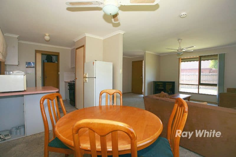 20 Heywood Crescent, CRANBOURNE NORTH VIC 3977, Cranbourne North - Thumbnail 2