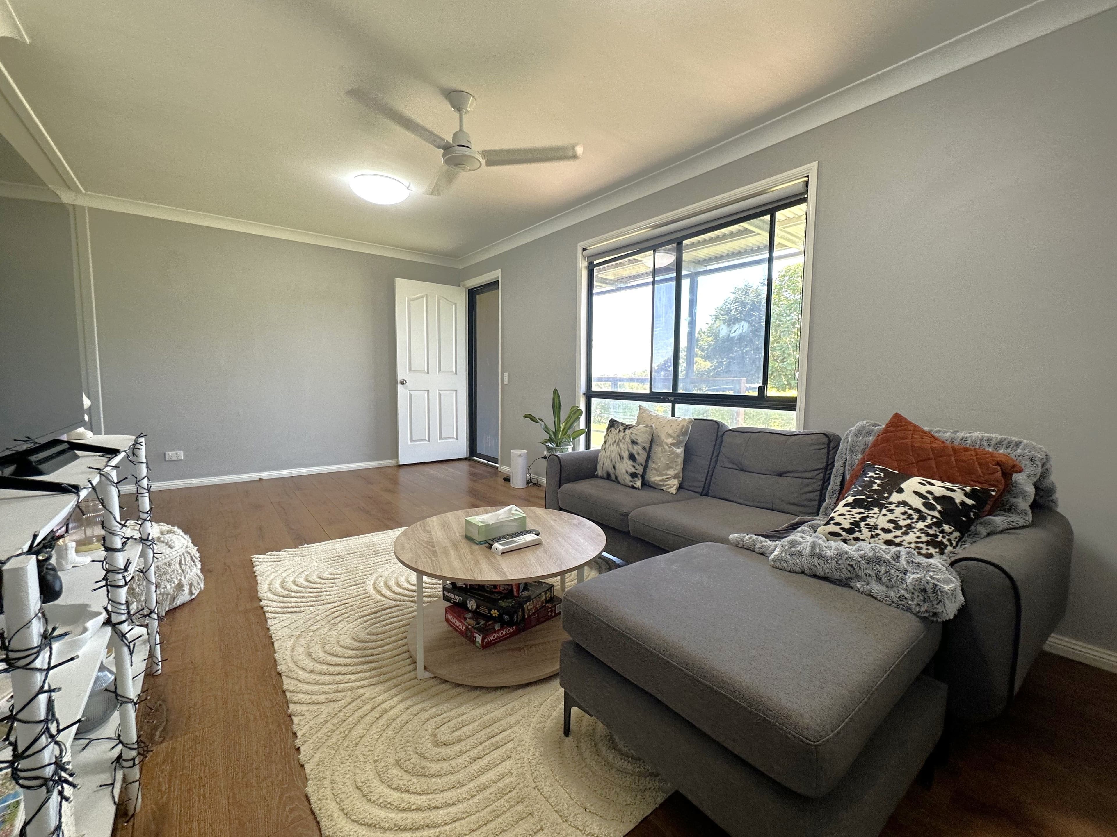 11 Chestnut Street, Barcaldine QLD 4725, Barcaldine - Thumbnail 2