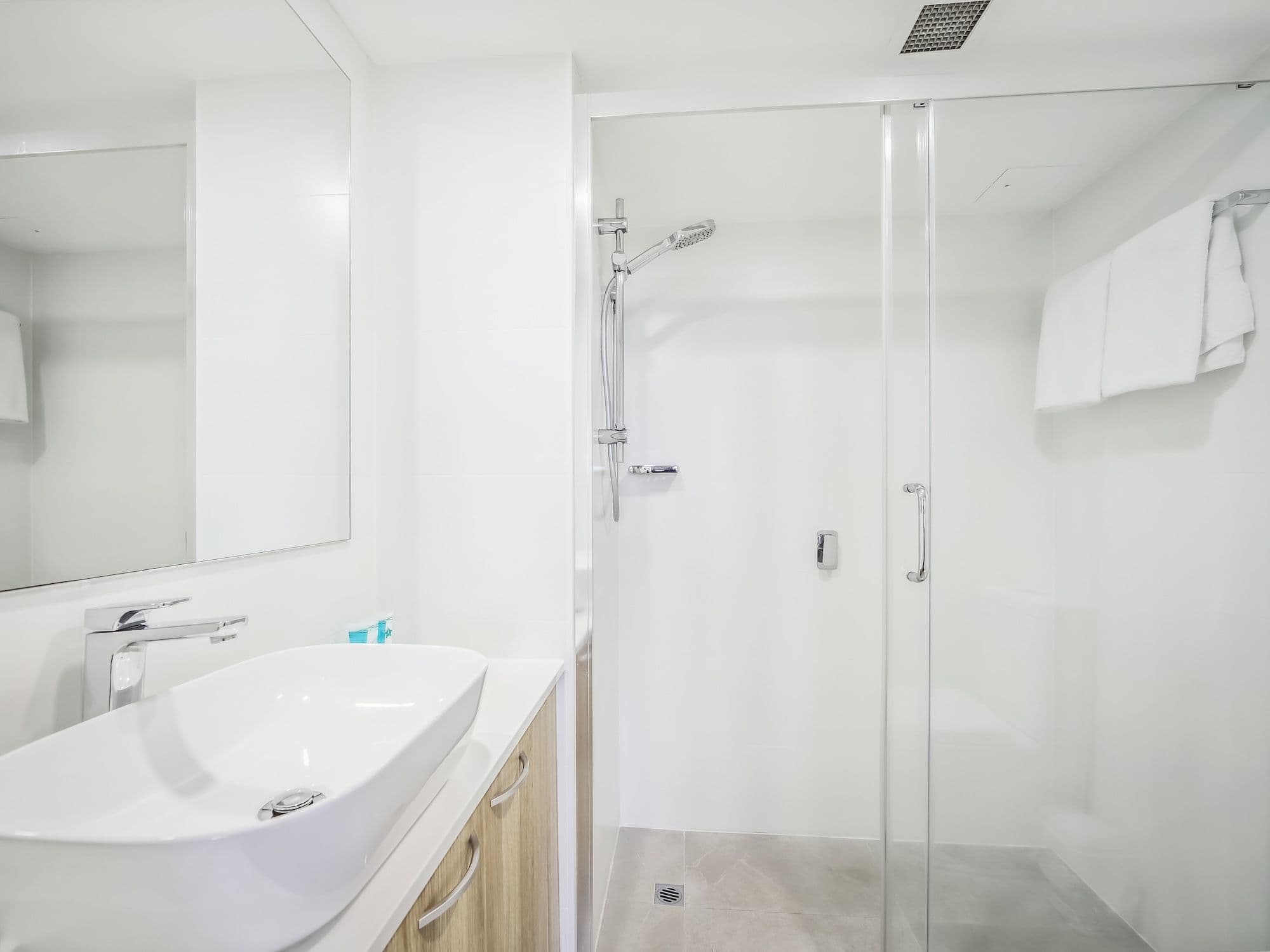 2633 Gold Coast Highway, Broadbeach QLD 4218, Broadbeach - Thumbnail 8
