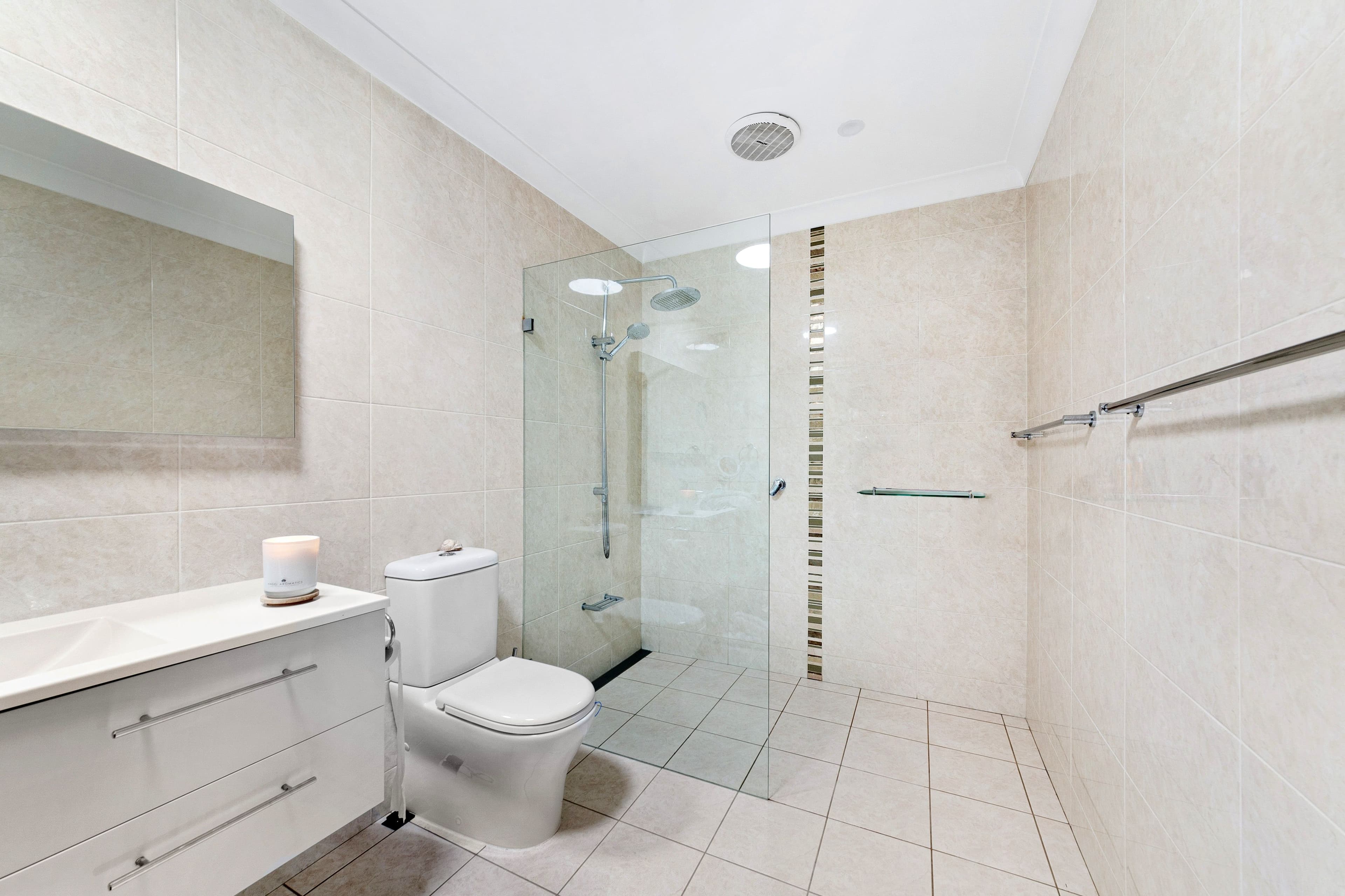 16 Laelana Avenue, Budgewoi NSW 2262, Budgewoi - Thumbnail 7