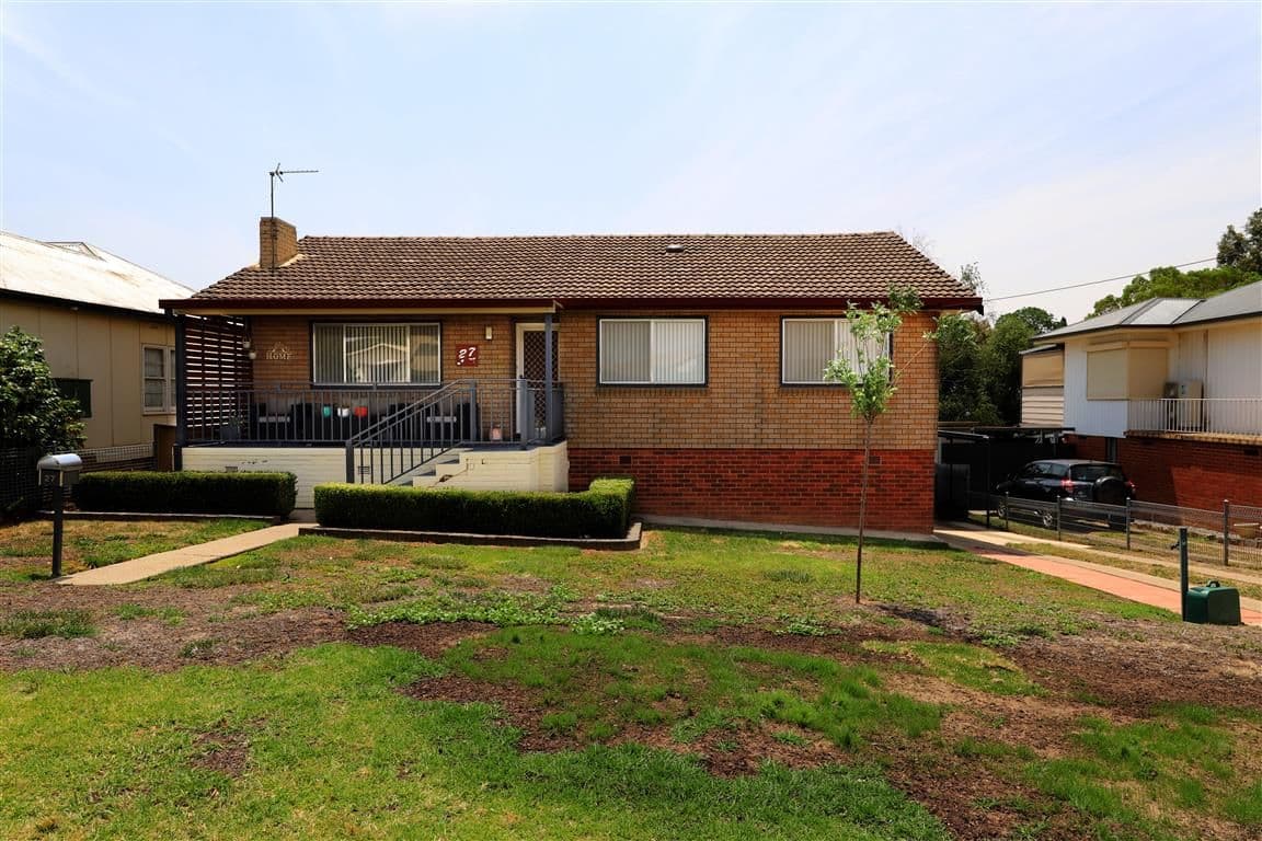 27 Sydney Street, Tumut - Image 1