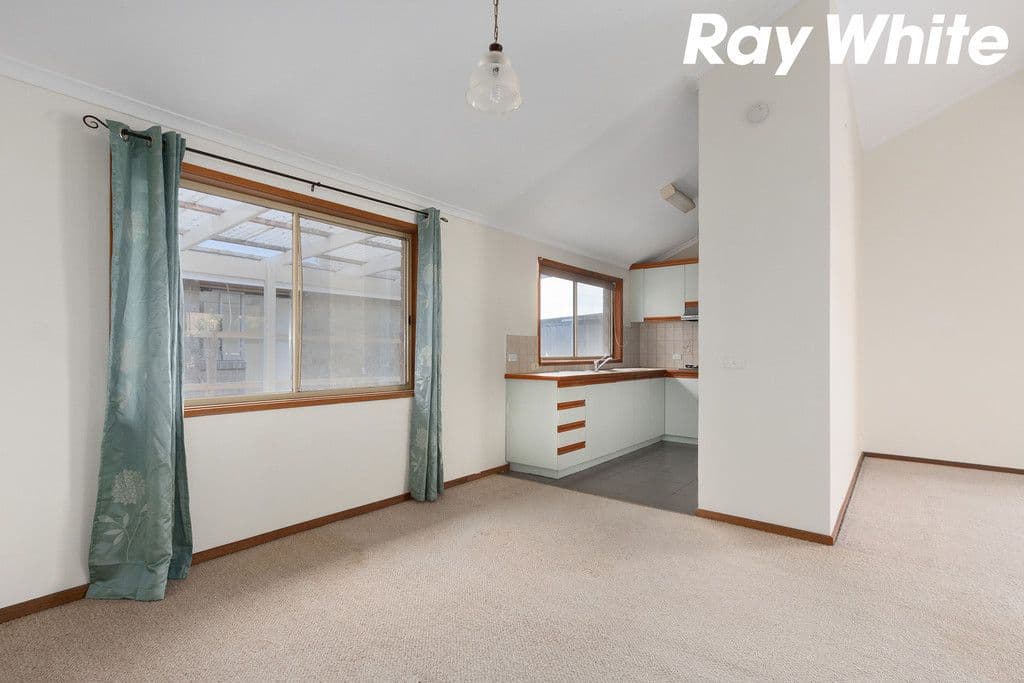 49 King Street, Pakenham VIC 3810, Pakenham - Thumbnail 2