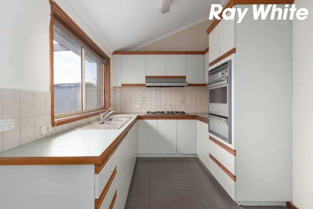 49 King Street, Pakenham VIC 3810, Pakenham - Thumbnail 3