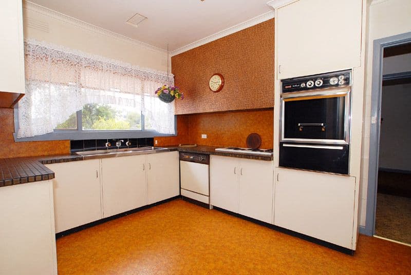 219  Corrigan Road, NOBLE PARK VIC 3174, Noble Park - Thumbnail 2