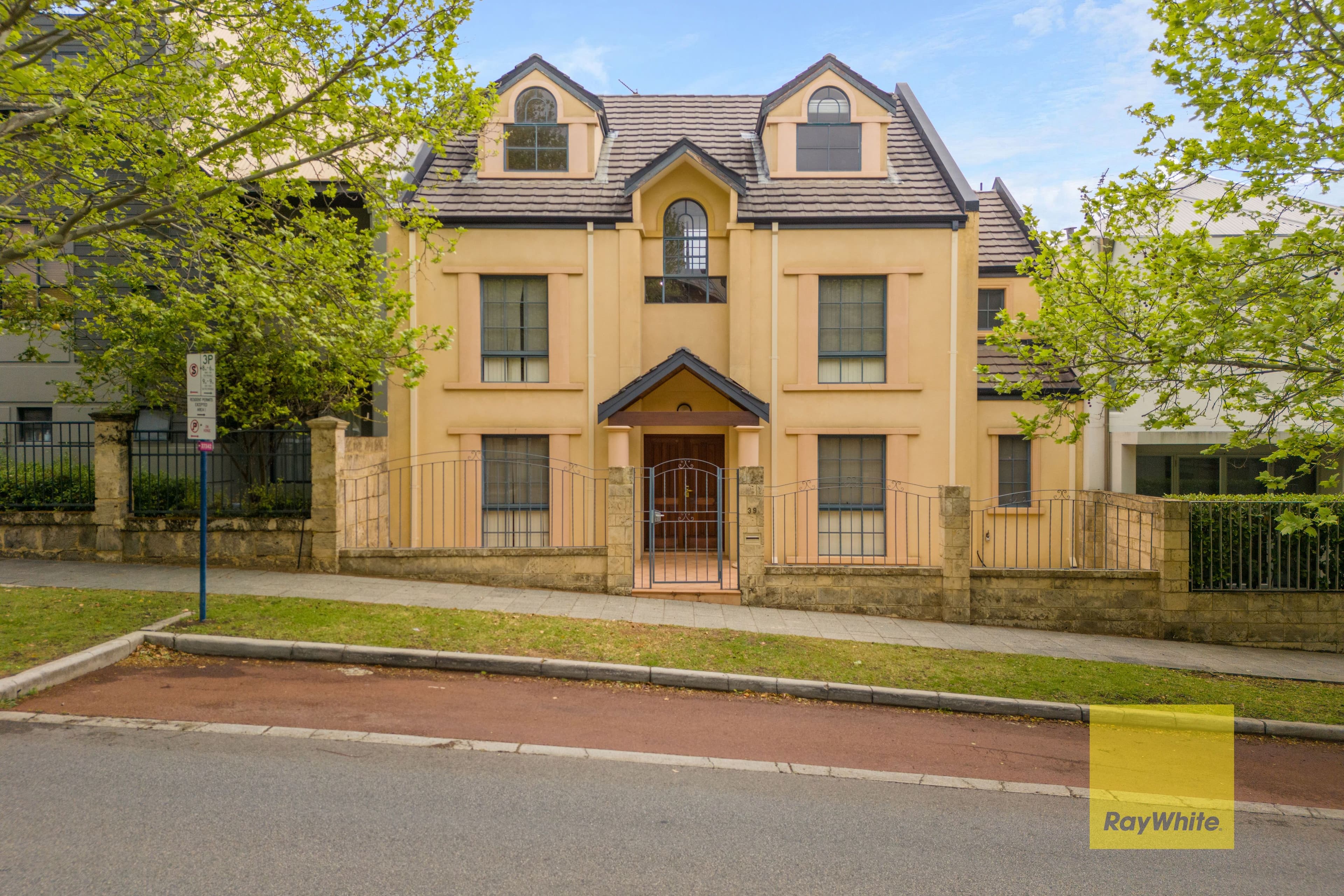 39 Trafalgar Road, East Perth WA 6004, East Perth - Thumbnail 2