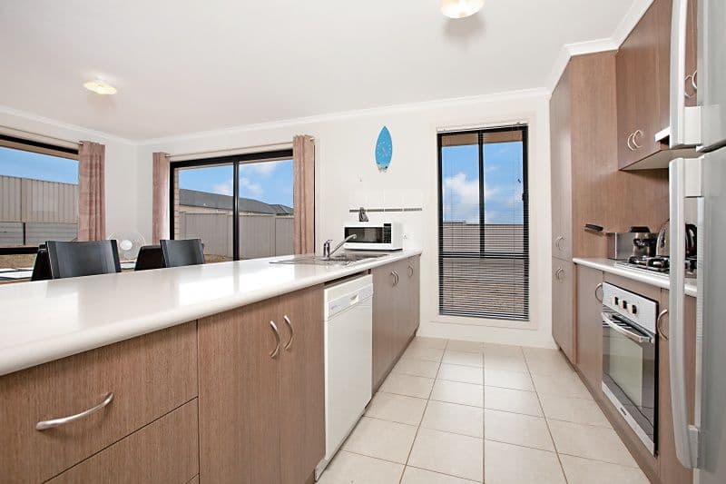 6 Silver Cloud Grove, SELLICKS BEACH SA 5174, Sellicks Beach - Thumbnail 2