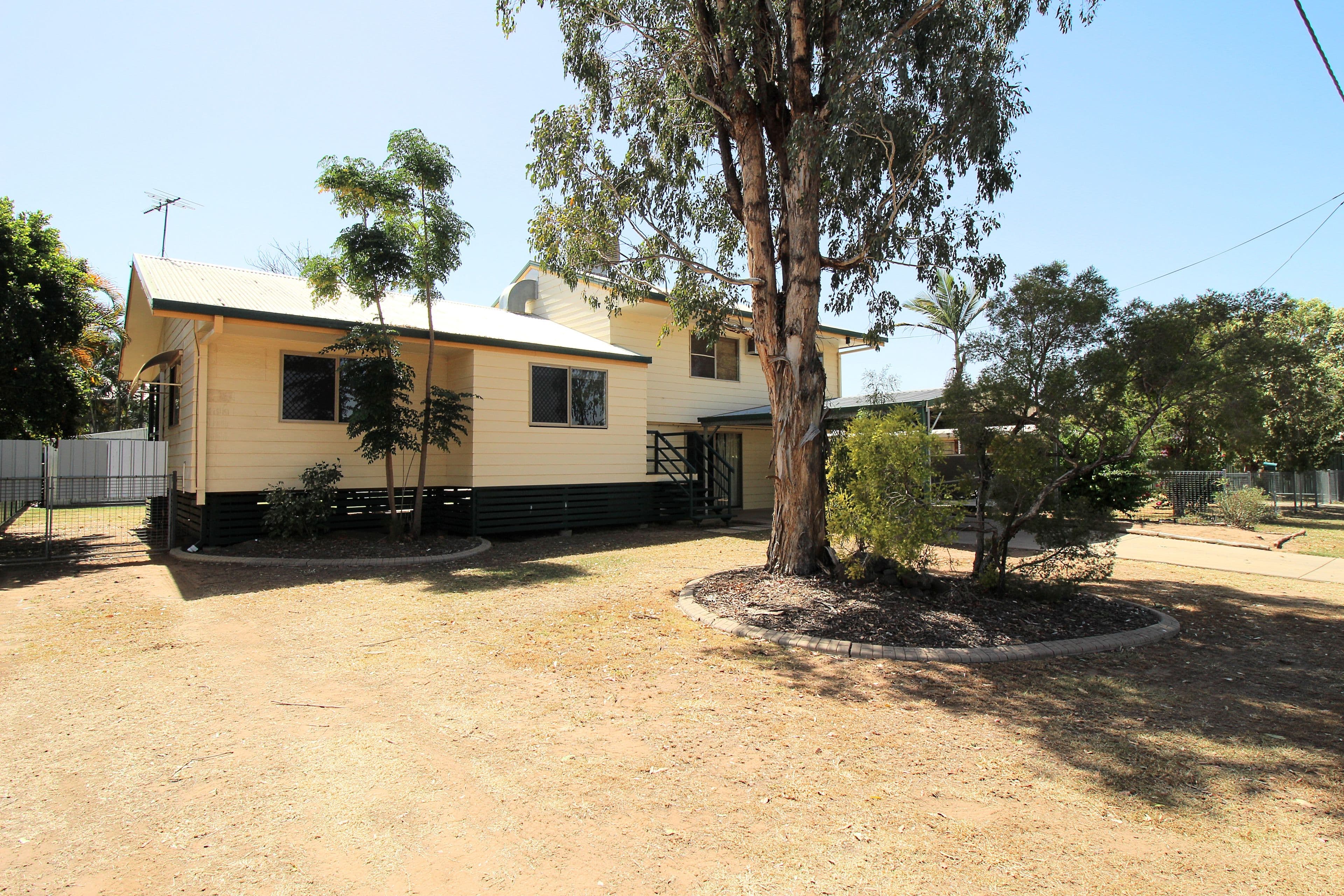 11 Park Avenue, Emerald QLD 4720, Emerald - Image 1